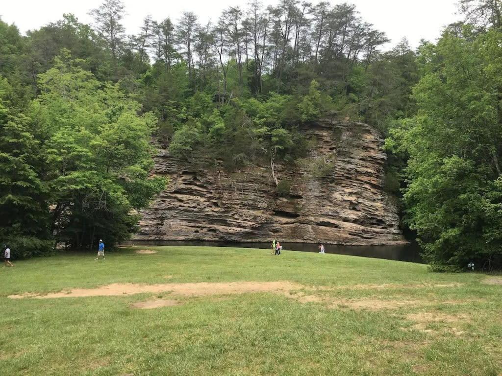 Tn State Parks Open! Hikes, Waterfalls, Firepits! Spencer Kültér fotó